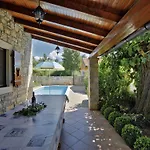 In Cehici With Private Pool & Terrace Matulini