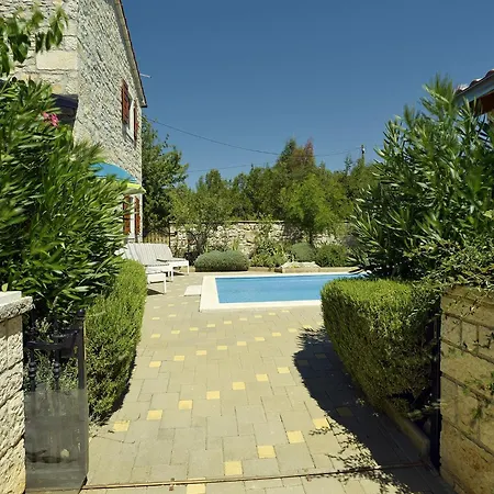 In Cehici With Private Pool & Terrace
