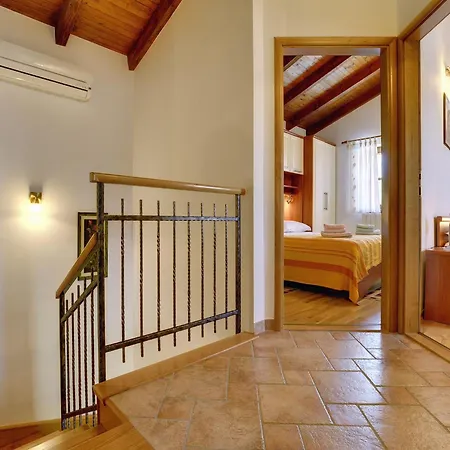 In Cehici With Private Pool & Terrace Сasa de vacaciones *